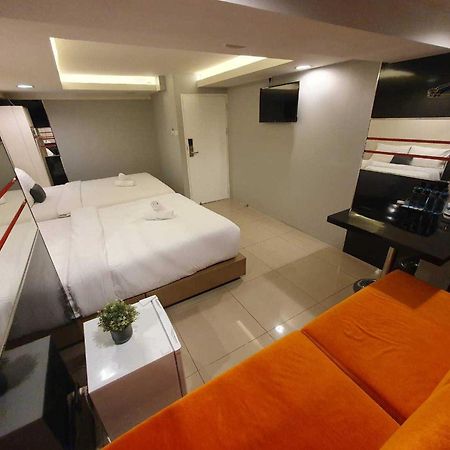 De Lux Bangkok Hotel Extérieur photo