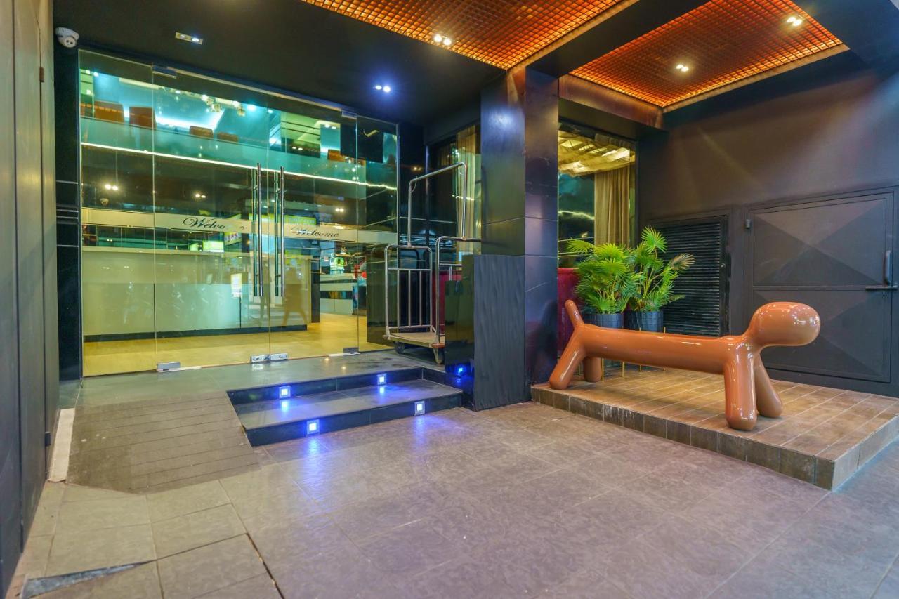 De Lux Bangkok Hotel Extérieur photo