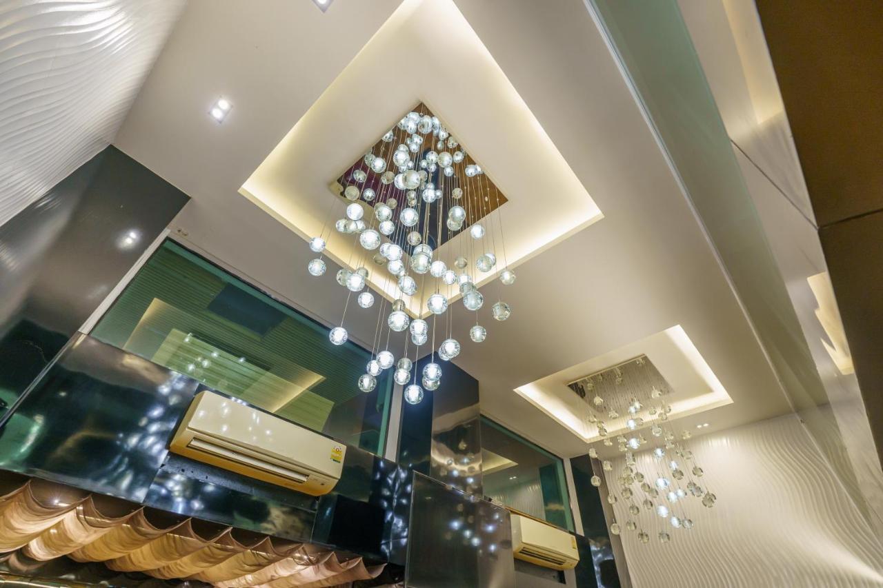 De Lux Bangkok Hotel Extérieur photo