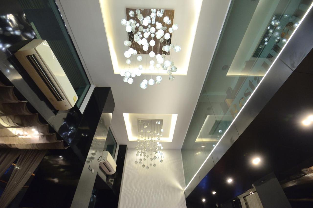 De Lux Bangkok Hotel Extérieur photo