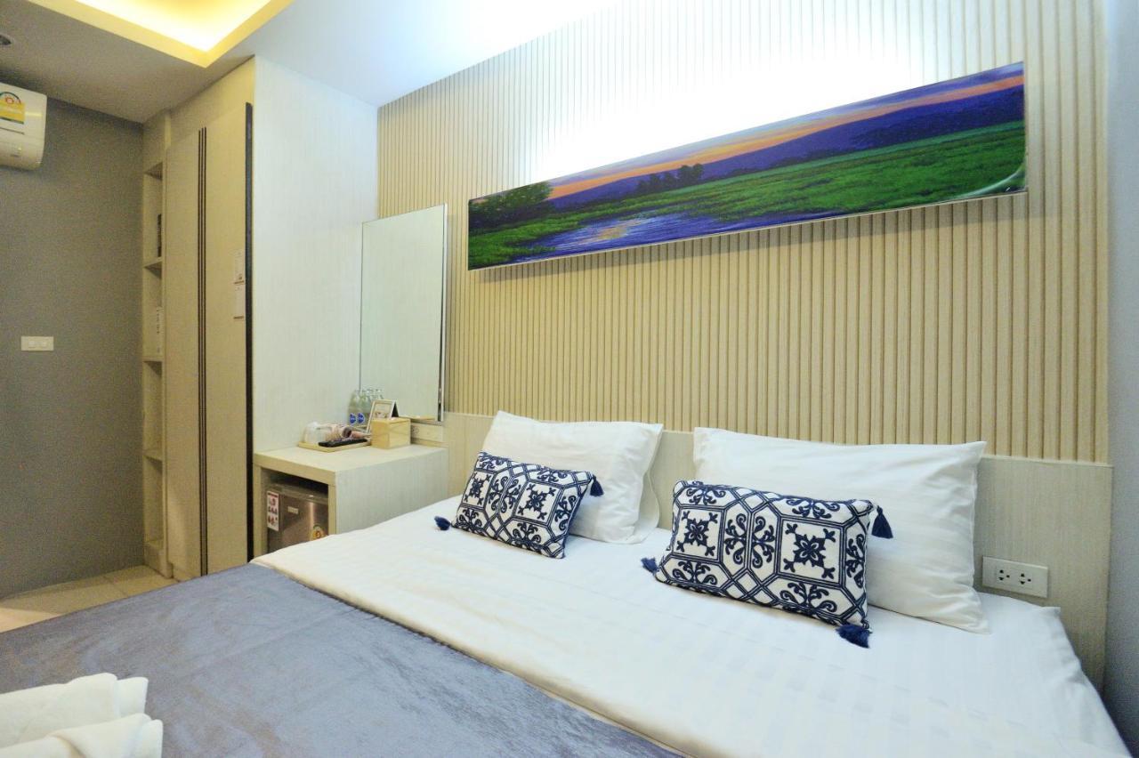 De Lux Bangkok Hotel Extérieur photo