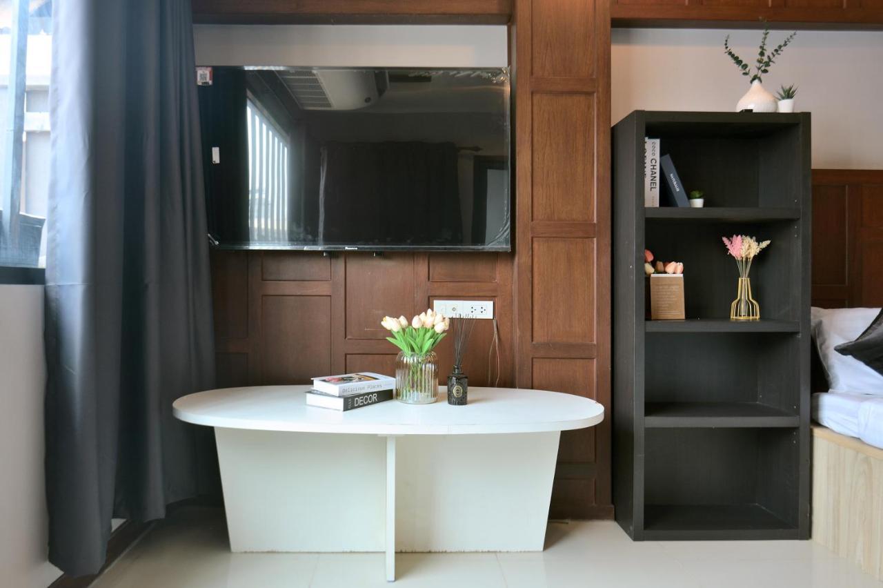 De Lux Bangkok Hotel Extérieur photo