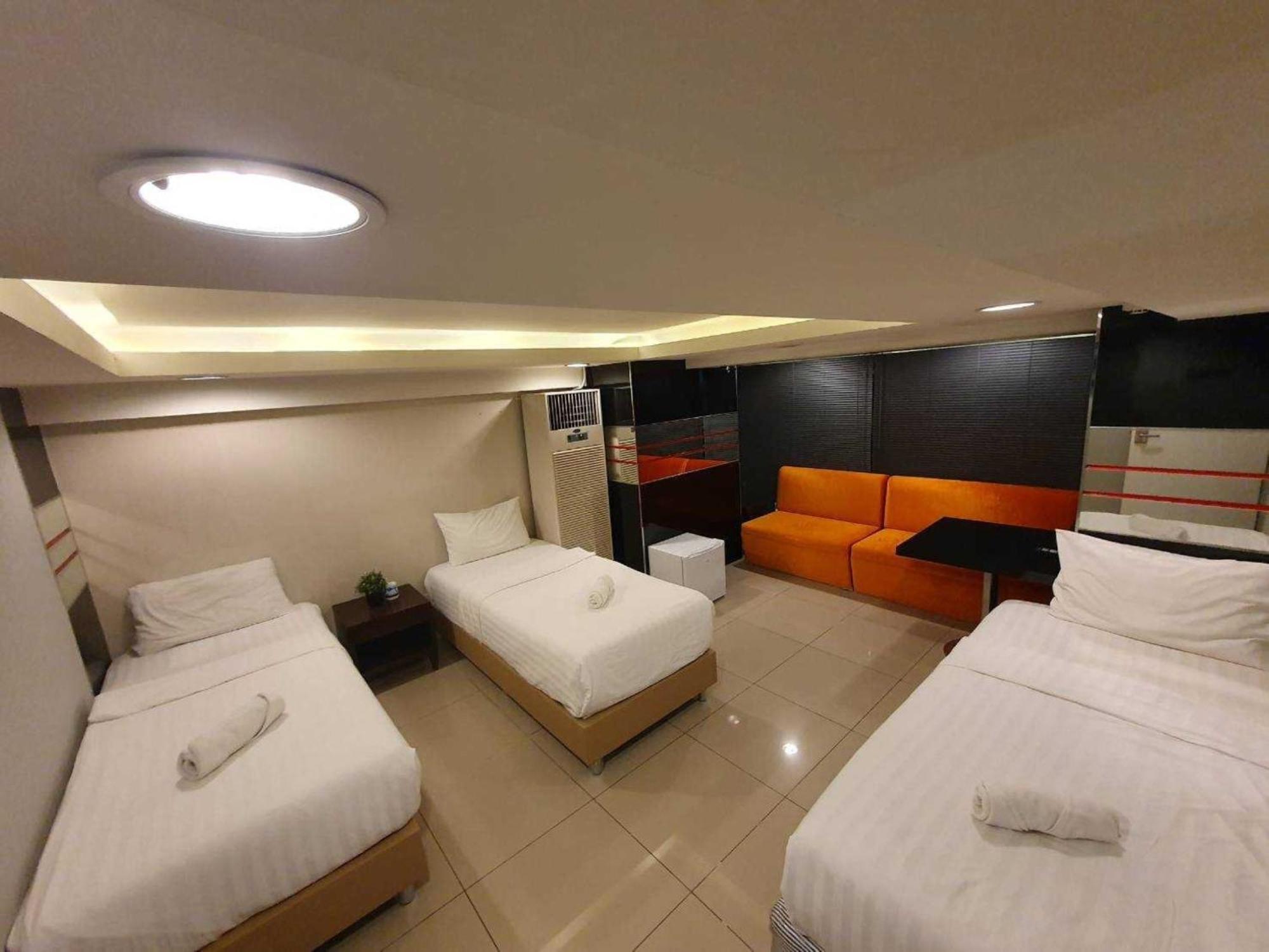 De Lux Bangkok Hotel Extérieur photo