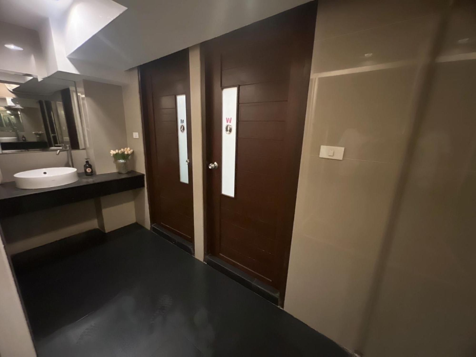De Lux Bangkok Hotel Extérieur photo